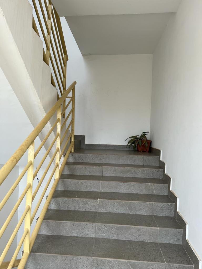 Fowaa Lux Bed and Breakfast Tema Buitenkant foto